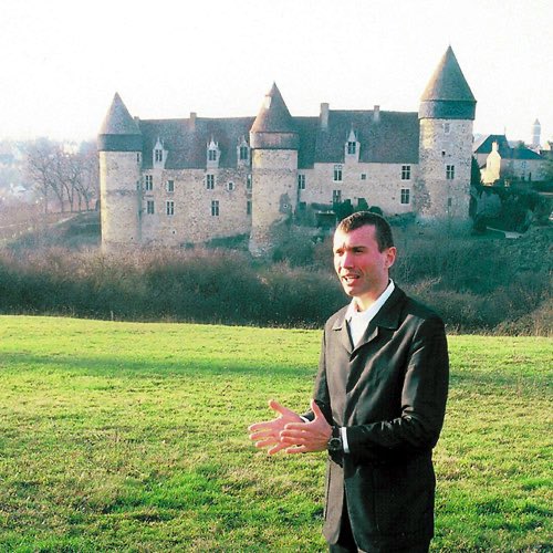 ChateauCulan's tweet photo. Pour l’instant @ChateauCulan est OUVERT seulement WE &amp; jours fériés de 14h30 à 18h avec AU MINIMUM une visite guidée historique &amp; ludique vers 15h30 (limite 10 pers)

Le propriétaire Edouard Marquis fera partager son beau château à nos amis visiteurs
#Partagez #Likez #OnVousAime https://t.co/t3IVTlUSVp