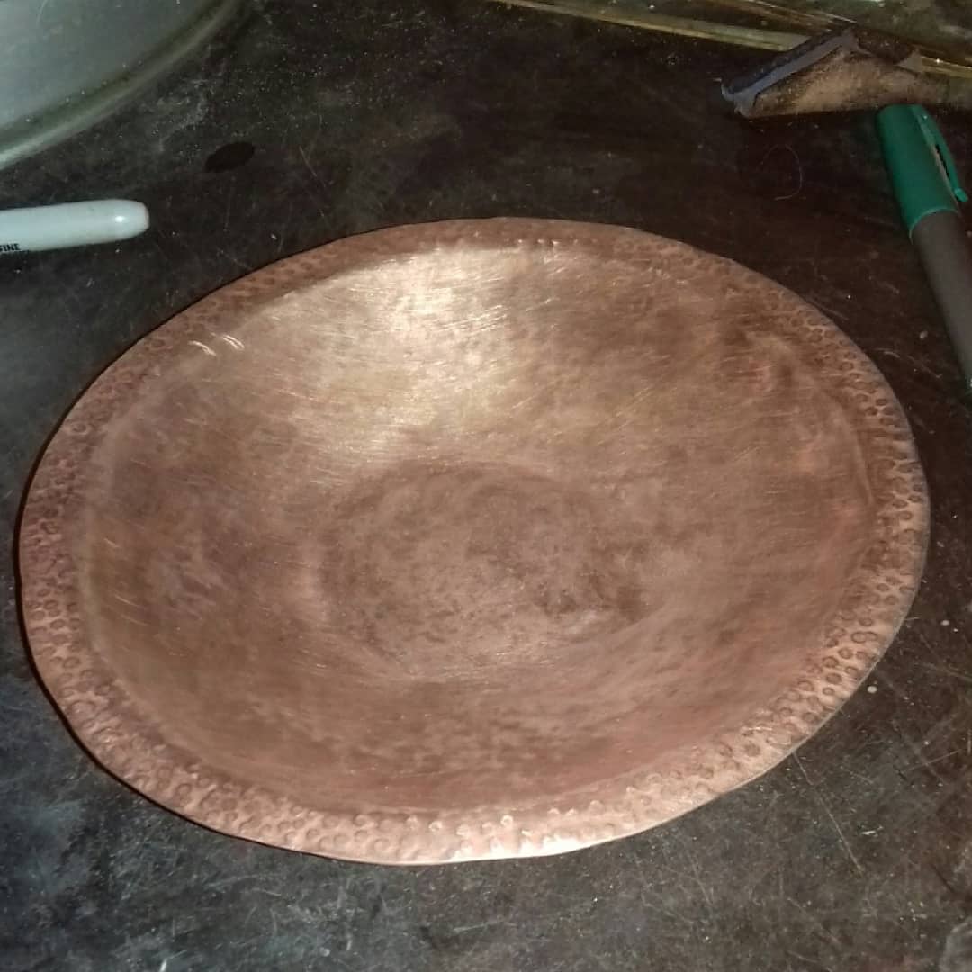 ShaliniAustin's tweet photo. #feelinghappyπ #workinprogress #makingabowl
One more step and it will be ready ππππππ
Just mixing up liver of sulphur to give it an antique patina
#coppersmith #womenincraft #copperbowl #copperthings #stamforduk #salvagedcopper
https://t.co/Ow44TSPql9 https://t.co/tStJx2rmFB