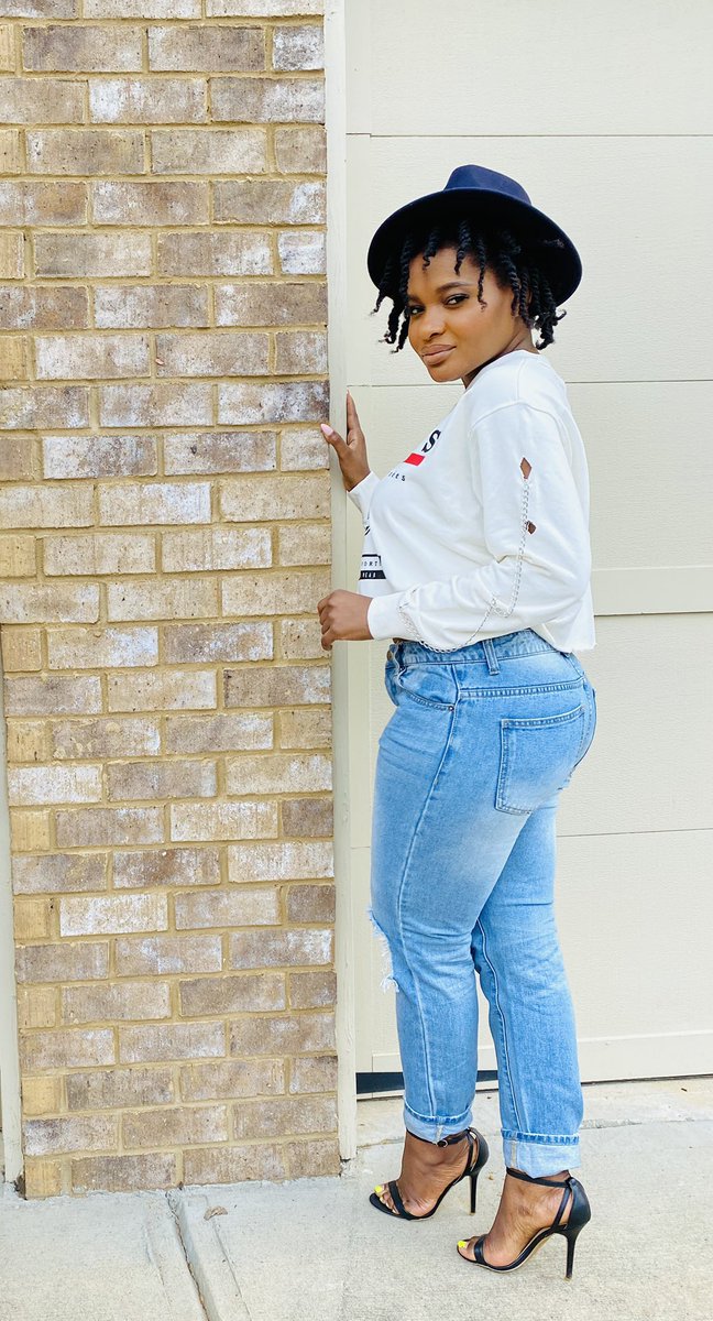 Styled and makeup by <a href="/maritzaboudoir/">Maritzaboudoir</a> 
Wearing @bentleyfortune