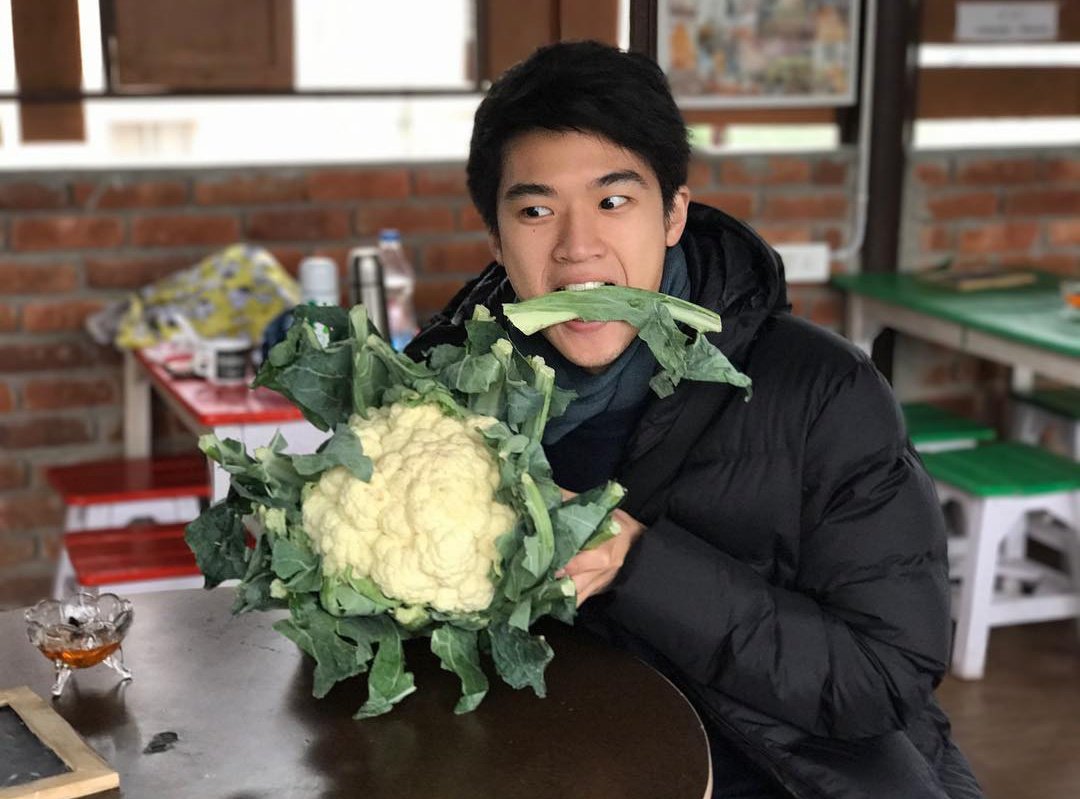 #MDNutthapong: A man that knows how to go after my heartLooks like MD & Duen are more alike than we thought - both are weird AF. Cauliflower is the New love language~ #TharaDuen  #TharaFrong  #myengineerมีช็อปมีเกียร์มีเมียรึยังวะ  #theseriesmyengineer  #MyEngineerEP12