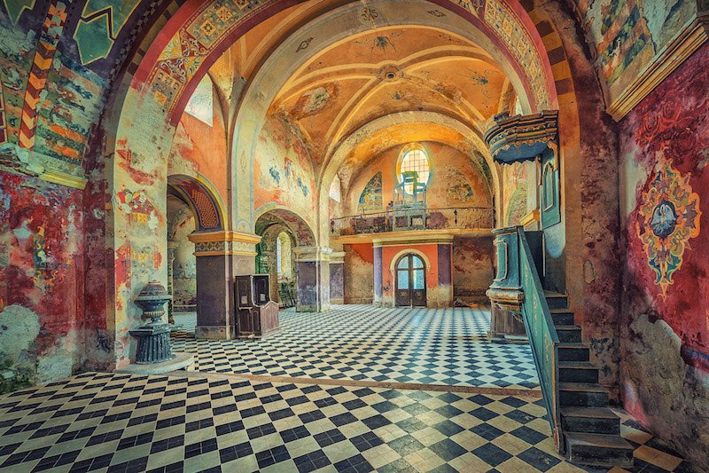 LamiaHassan's tweet photo. All the Colour They Left Behind 💛
https://t.co/yLEWLoD7Im #AbandonedPlaces https://t.co/FJPq0wG5HW