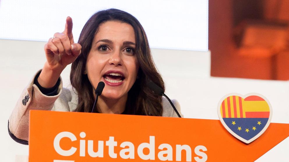 Otro frente sería la facción liberal-progresista de Ciudadanos encabezada por Inés Arrimadas, que después de la marcha de Albert Rivera, líder de la facción liberal-conservadora, y la marcha de Girauta, líder de la facción conservadora-liberal, ha conseguido liderar el partido.
