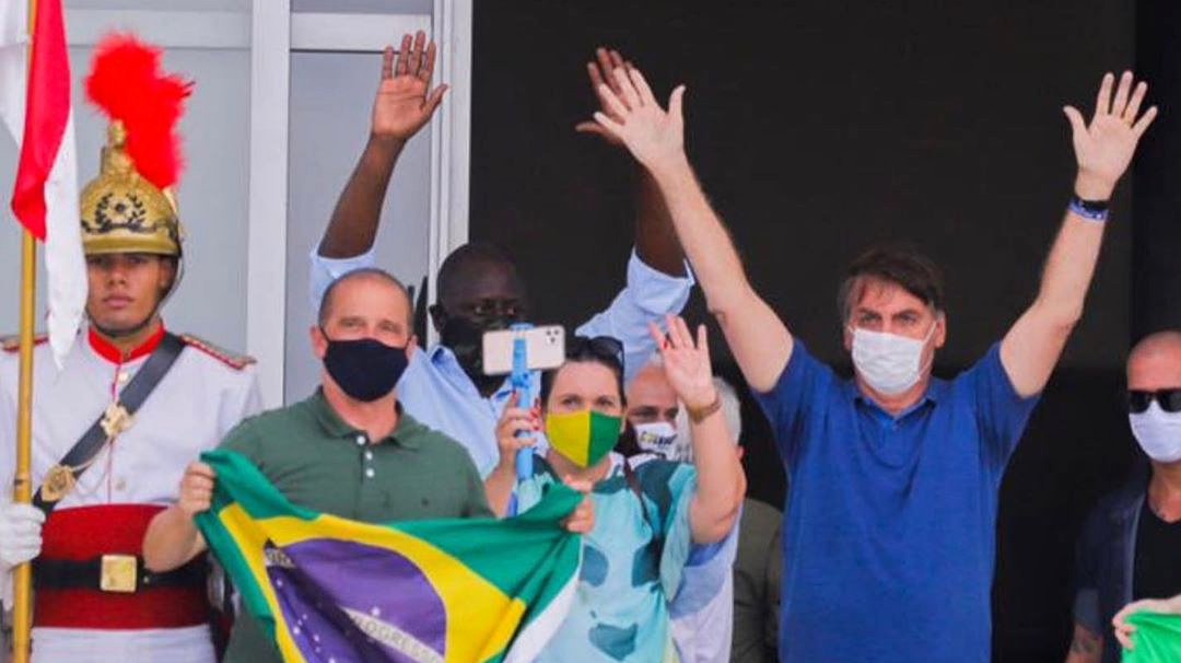 bolsoneas_'s tweet photo. Bolsonaro precisa de nós mais do que nunca. Ele pode contar com seu apoio? https://t.co/5ZIRLNBB7r