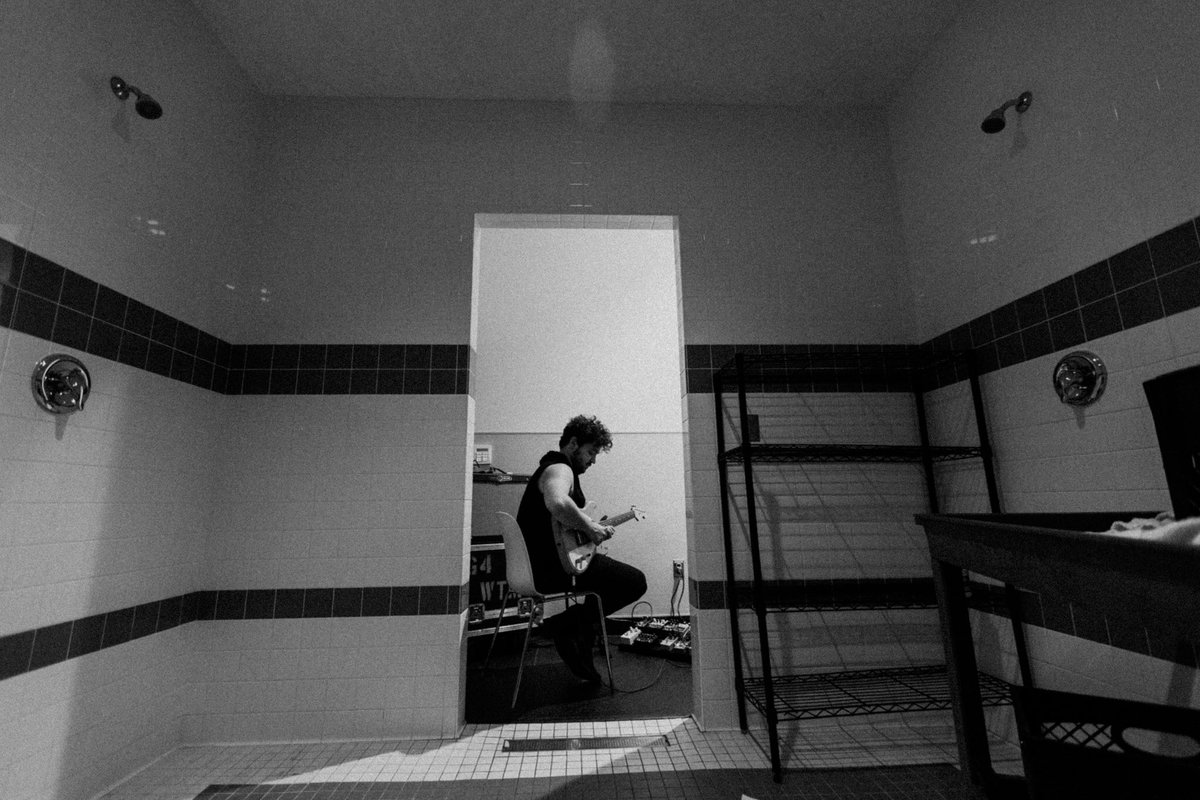 annaleemedia's tweet photo. Bathroom reverb or practicing for quarantine? @brosemaiman was ahead of his time. #simulationtheorytour  @walkthemoonband https://t.co/ub2copLZqP