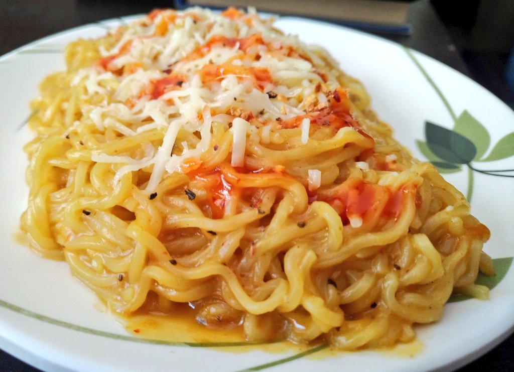 OldWonk's tweet photo. #Margherita_Pizza inspired #Maggi😋 #Veg_Pulao #Watermelon_Mint cooler and this week's experiment gone right, #Caramel_Pudding (Quesillo)💛🍮💛

Waiting for your drops @RaneSatyajeet @TrivialSapien @ShikhaPathak15 @BedekarSarvesh @prashantl83 @Himali_Tripathi @Metchul_head https://t.co/VraqJSPPn3