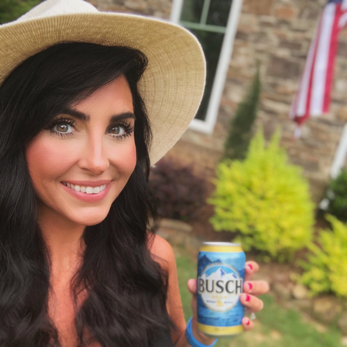 hotchild's tweet photo. Let’s go racing! #YOURFACEHERE #buschcontest @BuschBeer https://t.co/0zzd5Wa319