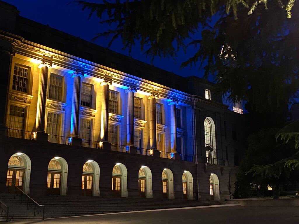 rallycomm's tweet photo. To all our graduating Rally Comm seniors, congratulations! Thank you for the memories, smiles, and friendships that will last well beyond college life. You guys are the friends everyone deserves to have. Thank you for your service to Cal and GO BEARS! 💙💛🐻 #GoBears #classof2020 https://t.co/FA6xdA6Fhb