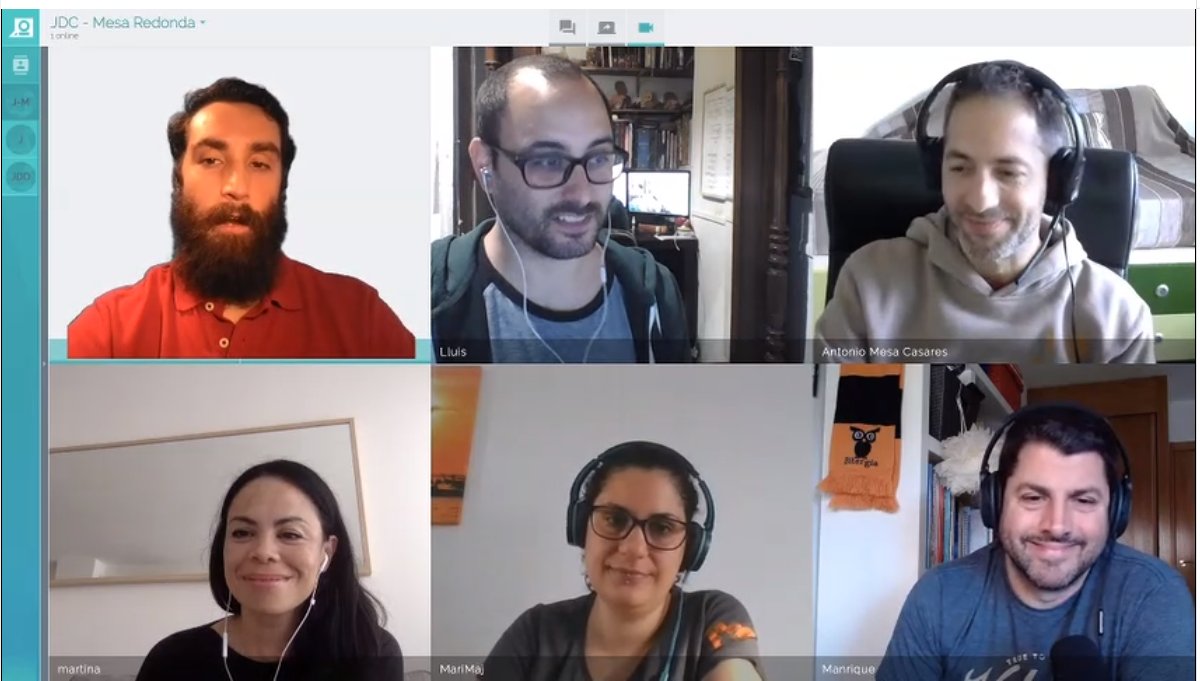 Una pequeña parte de la comunidad de esta plataforma ha participado en la Mesa Redonda de esta tarde. Muy pronto lo tendréis en Youtube y nuestra web.