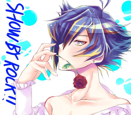 死神八咫烏のヤス!!!!ついでにバラも咥えてもらった。サンリオキャラクター大賞はSB69を全力応援!!よろしくおねがいしまーーーーーす!!!!!! 