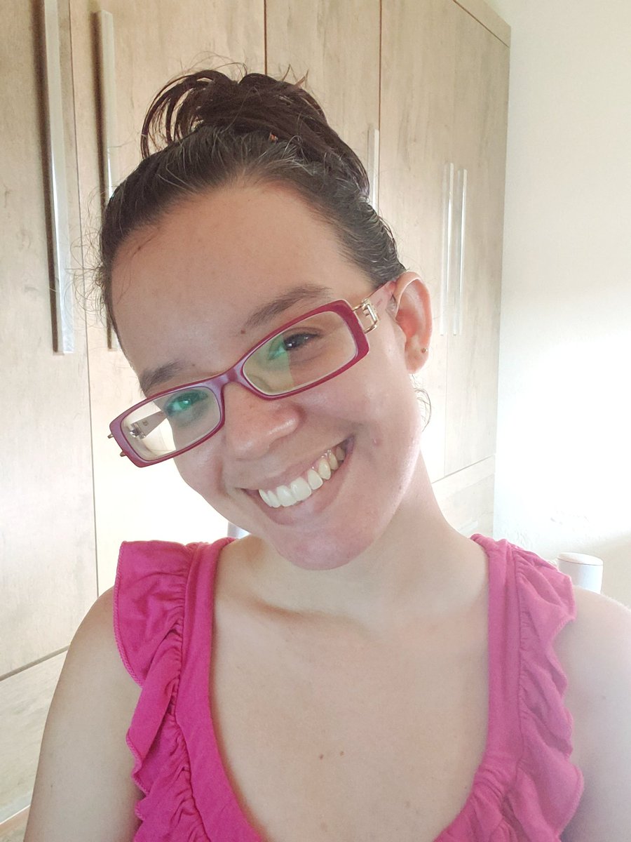 mariaccllara's tweet photo. Essa guerra ninguém pode travar por mim. É preciso muita coragem para enfrentar a si, assumindo as responsabilidades.
(Maria Clara)
O que temos para enfrentar na semana que se inicia? 💪🏻😊 #fotodecelular #fotodecelular📱 #fotodecelular2020 #selfie #mariaclara #retrato https://t.co/LfFF3wusPs