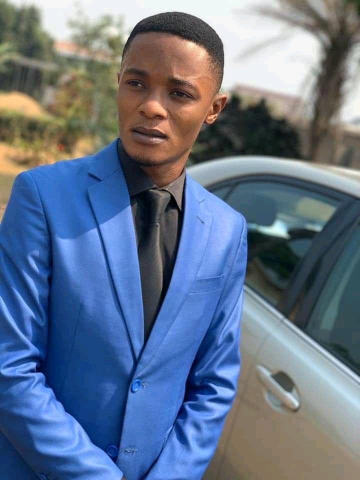 akuchu_s's tweet photo. Meet a young a dynamic Cameroonain, age 26, from Buea called MPAKO ENONGENE IVO KOME the CEO and founder of https://t.co/jFzvyayNcw an online platform that provides E- Learning to students Access all subjects in every levels in Cameroon.

People who matters
#Akuchu #SAB https://t.co/YeFxx7is52