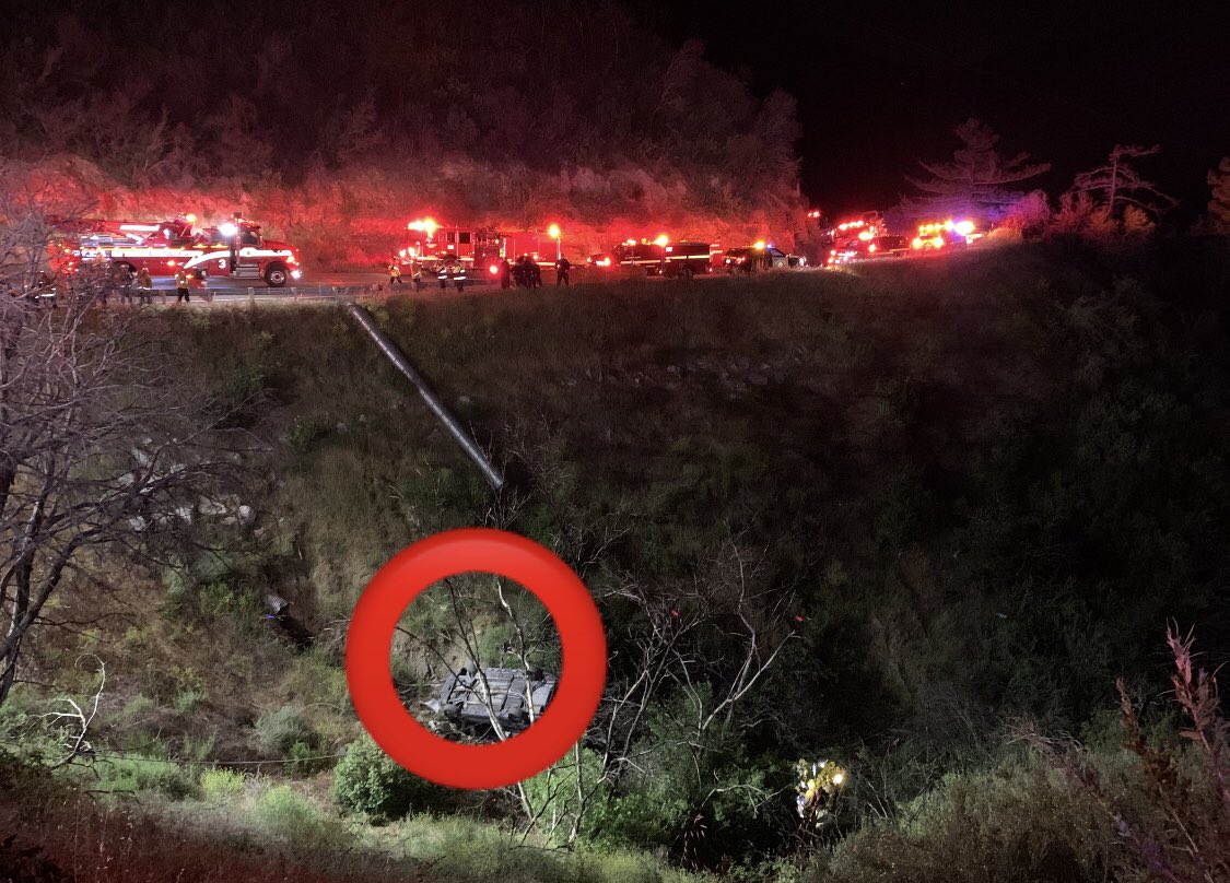 #RESCUE early this morning.  Car went over the side and landed on ANOTHER car that had crashed previously.  <a href="/MontroseSAR/">Montrose Search & Rescue Team</a> worked with <a href="/LACOFD/">LACoFD</a>, <a href="/LACoFireAirOps/">LACoFireAirOps</a> <a href="/LAFDAirOps/">LAFDAirOps</a> <a href="/LAFD/">LAFD 🔥</a> to rescue critical patient. #TEAMWORK.  <a href="/LASDHQ/">LA County Sheriffs</a>