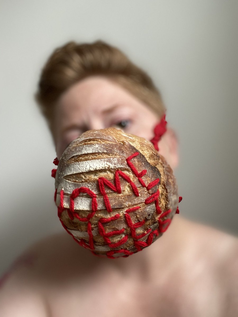 movanart's tweet photo. ‘Hem Kära Hem’
sourdough, trim, & yarn
2020
#hemkärahem #homesweethome #CovidArtMuseum
#distancio #breadart #artinthetimeofcorona #artinthetimeofcovid #mask #munskydd #munskyddpå #surdeg #brödansikte #brabröd #mauscontemporary #pandemicart #covidselfie #coronaselfie https://t.co/1AfUjiCmDt