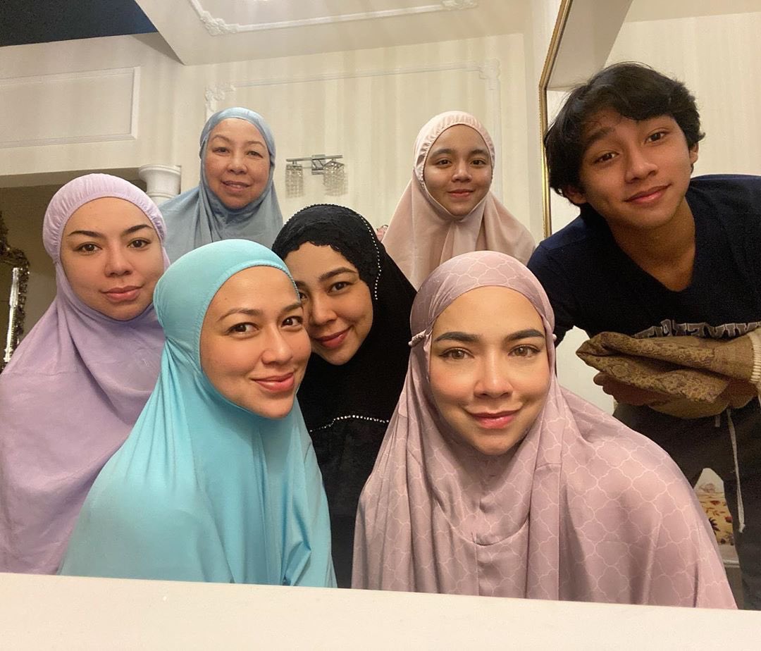 NORADANlSH's tweet photo. 📸 noradanish: “Danish’s 💜 hari ke 6 terakhir Ramadhan” https://t.co/bWhWttYNeh