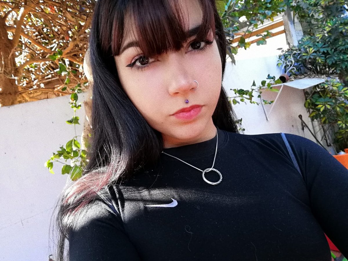KiaSgh's tweet photo. Buenas tardes babes, acabo de despertar porque soy una perezosa 🐰 no olviden que si compran sets por aquí se llevan promo 2x1! https://t.co/EYLFBgNfj9