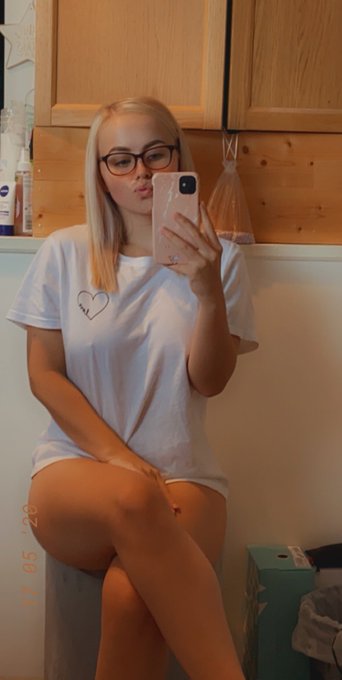 Watch Georgie Lea top 5.6% OF's leaked NSFW photo on TwXstars