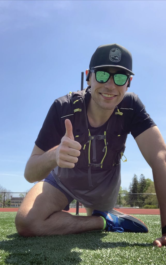 tannerkern_'s tweet photo. 17 mile Sunday concluded with the official @ConnThrowsCoach stretching program™️ from last week’s @Xavier_XC_TF &amp; @MercyXCTF seminar!

#BodyByWarren https://t.co/prrUwNIkWL