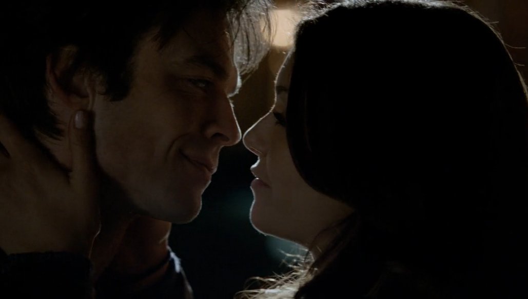 The original script for Damon and Elena kiss scene in 5x21
