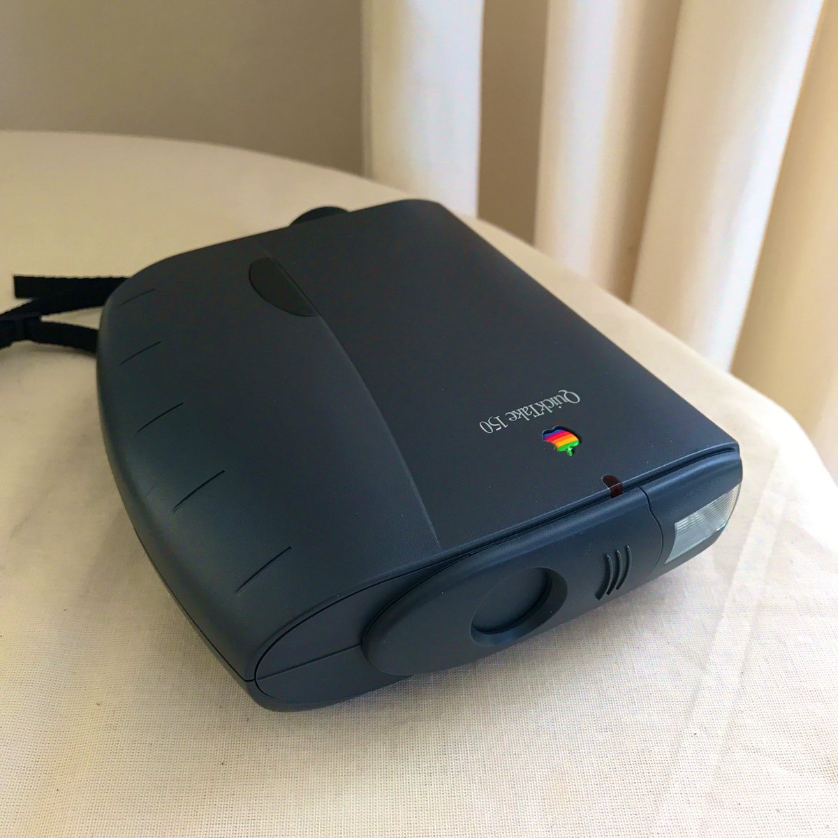 pinot's tweet photo. Released in 1994. Still one of my favorite digital camera. #retrolab https://t.co/fyTudg3ZoT