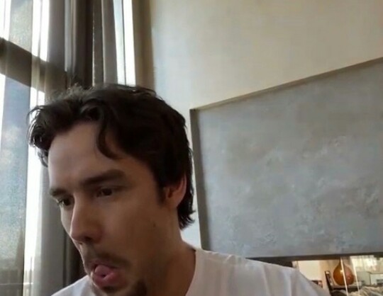Paynette1Liam's tweet photo. I love eating cookies too Payno 😂❤
#liampaynememe @LiamPayne https://t.co/H7YmJLSRE3