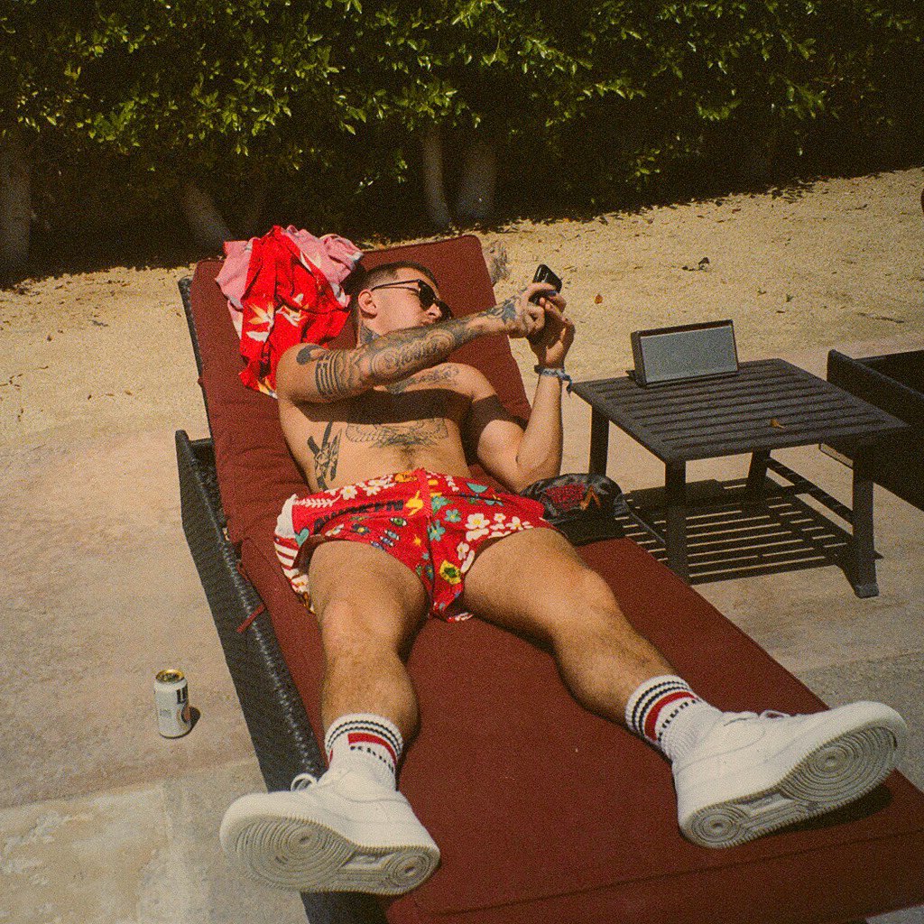 Arizona Zervas²⁴ tweet media