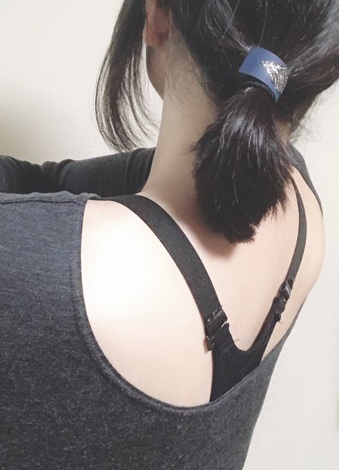 服の前後間違えてたの今頃気が付いたけれどこれはこれでいっか!🤔✨ 