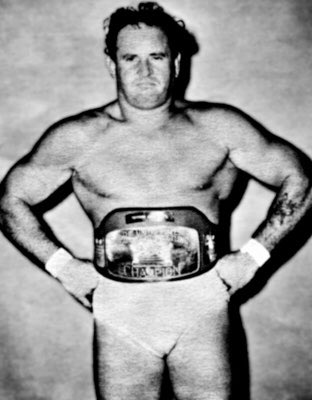 Bobo Brazil’s first reign would end via a countout loss to “Handsome” Johnny Barend on June 8, 1963 in Philadelphia.On July 15 in the same city, Bobo would decisively take the title back. #WWE  #AlternateHistory