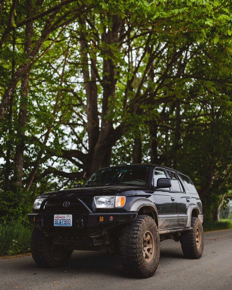 ToyTecLifts's tweet image. Sunday vibes with thehassler_gram on Instagram! 🤘

Build:

• @IVDSuspension⠀
• ToyTec Superflex rear coils, body lift &amp;amp; diff drop⁠⠀
• @SPCAlignment UCAs
• @CooperTire STT Pro Discoverer 35s⁠⠀
• FN Wheels Countersteer Offroad

Tag #toytec for a chance to be featured.