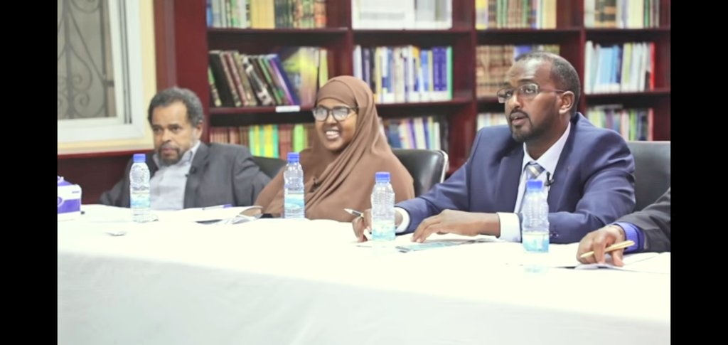 MuseJamaa's tweet photo. Congratulations Bulsho Kaab Group @SocialWorkSLand @hargeisaunivers who win the competition of Social service for prevention and response to #COVIDー19 You bring a new innovation to mobilizes our marginalized community. U didn't forget people for special needs (deaf) thank you https://t.co/s1Nrn3XoOC