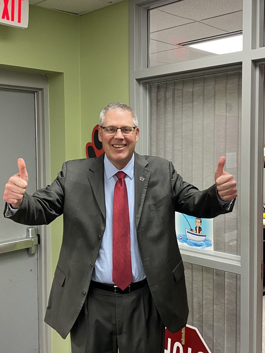 DriskellScott's tweet photo. Getting ready for graduation 2020. It may not be the same, but it is just as important. #DressUpShowUp #PantherPride https://t.co/KCXngnPBB3