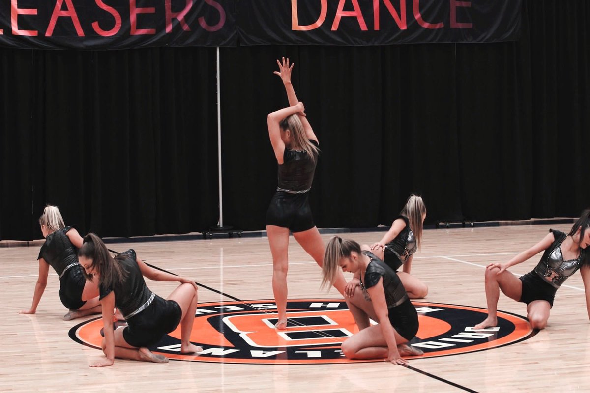 KingwoodFillies's tweet photo. TONIGHT IS THE NIGHT!!✨✨ the link in our bio will be unlocked at 7pm tonight so you can sit back, relax, and enjoy the Fillie Virtual Spring Show!! Share with friends and family🤍🤍 https://t.co/5xtkqzWhk0