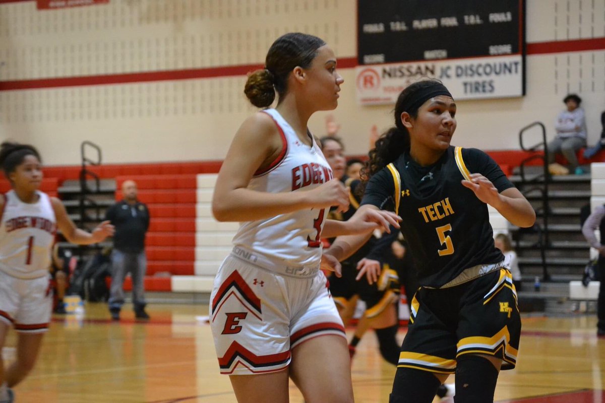 🔈College Coaches, take a look at one of our rising seniors!🔈
🔴 Ariana Tilley 
🏀 Power Forward
🎓 Class of 2021
🔥 Team Captain 
📚 3.6 GPA 
☀️ Maryland Mustangs AAU
🎥 hudl.com/v/2Djwb8