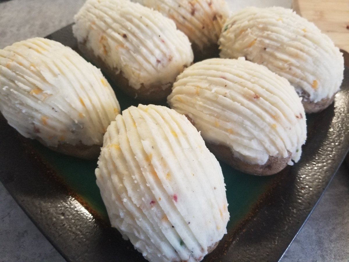 Shepherd's pie stuffed potatoes cooked on the kettle