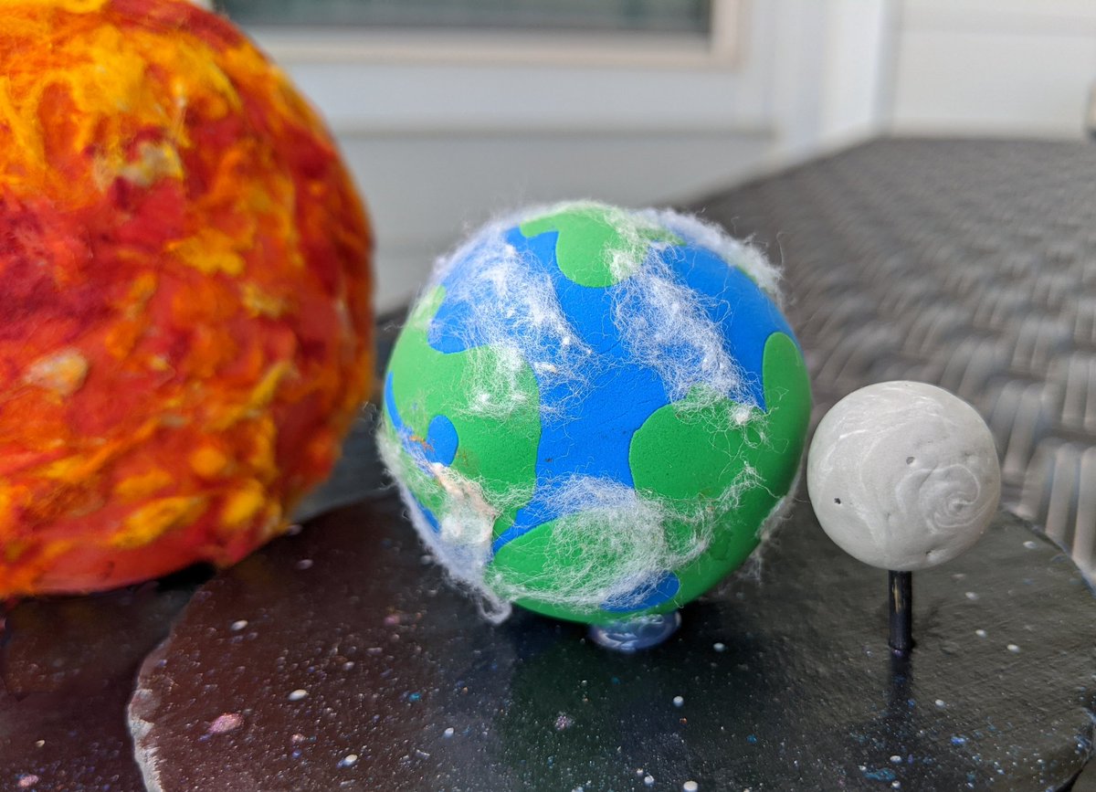 Samanth63668611's tweet image. If space were made of cardboard and clay ❤️ #TheColeWay #SunEarthMoon @Tcamille2126