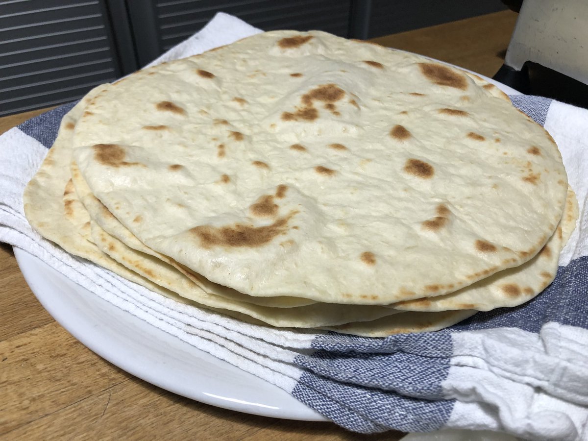 NappinoO's tweet photo. Piadine 😋 #ChefRocco 👨🏻🍳 https://t.co/mvIUEktW5Y