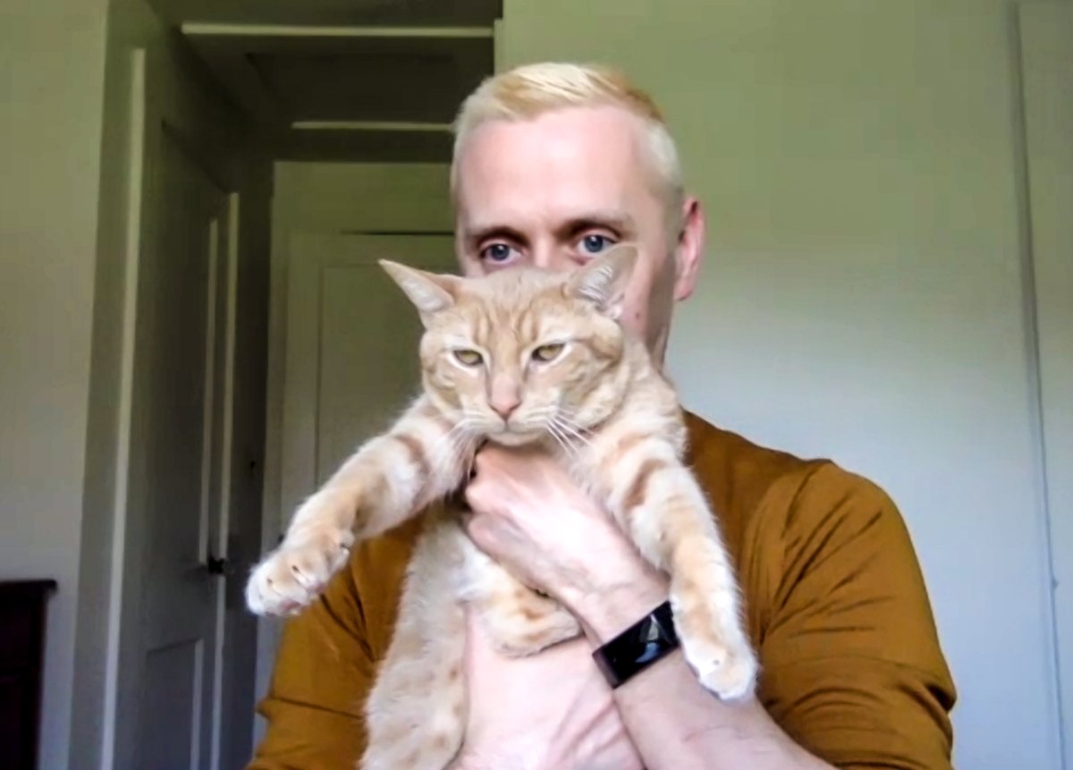 SVADigitalPhoto's tweet photo. Hppy birthday to our amazing director of operations, Marko Kovacevic! We hope you're enjoying a wonderful weekend celebration. Here he is with his kitty Bilip (and check out the new hair color, too)! ♥️ 🎂

#birthday #sva #celebrate #MPSDP #Family #Bilip #cat #zoom #newhair https://t.co/lTGIu9AkXZ