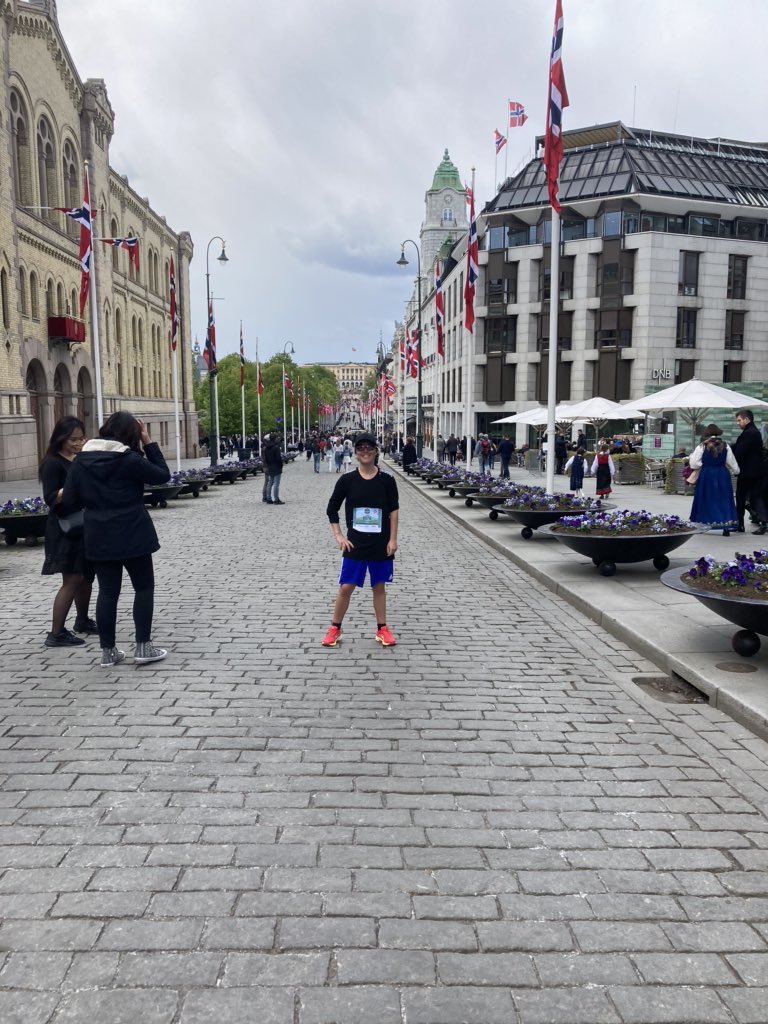 cille19's tweet photo. #GratulererMedDagen #17mai #17maimarathon #jordbærmila #danskerinorge https://t.co/yzfnc7VP4W