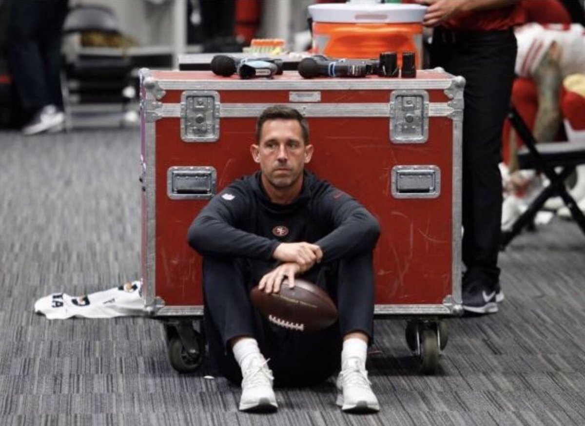 BeachFaithful's tweet photo. There’s something about the way Kyle Shannahan sits on the floor in the locker room that’s so cool and gravitating. https://t.co/RJAkAkhc5C