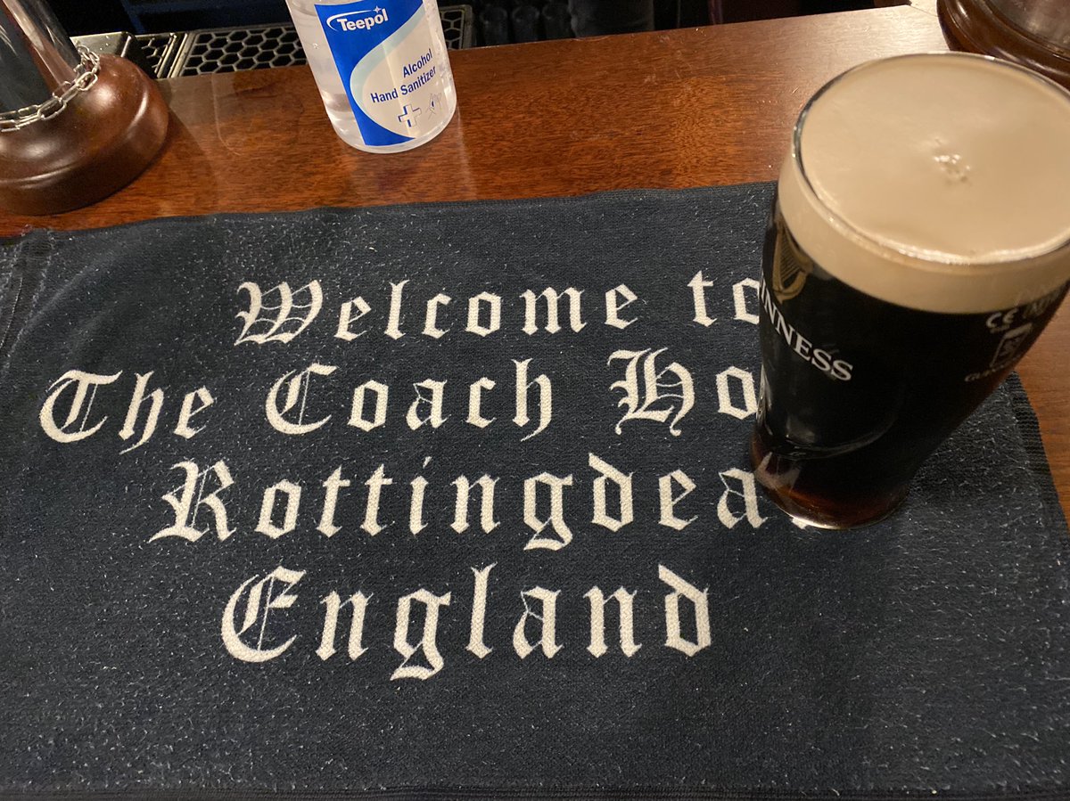 DenPenn1's tweet photo. #lastnormalphoto Paddy’s Day The Coach House Rottingdean 🍀 closed since March 20th https://t.co/BPLLGTTSOe