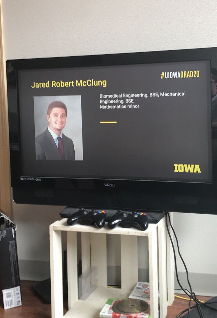 jaredmcclung11's tweet photo. Best years of my life. Once a Hawkeye, always a Hawkeye #UIowaGrad2020 https://t.co/zc4BVWFHDU