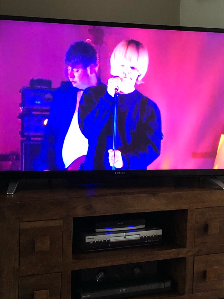 zena987's tweet photo. @Tim_Burgess loving this 🥰 https://t.co/L5Po5Ax85C