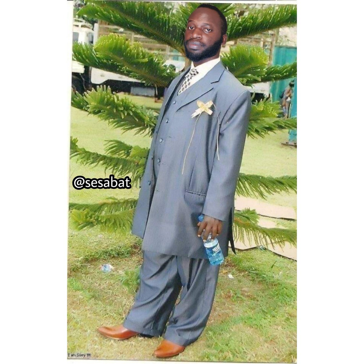 Sesabat's tweet photo. I am #KeepingMy10k to attend Abryan Fashion show come december. Gov't ejila endakamu https://t.co/OsvlYiDfzV
