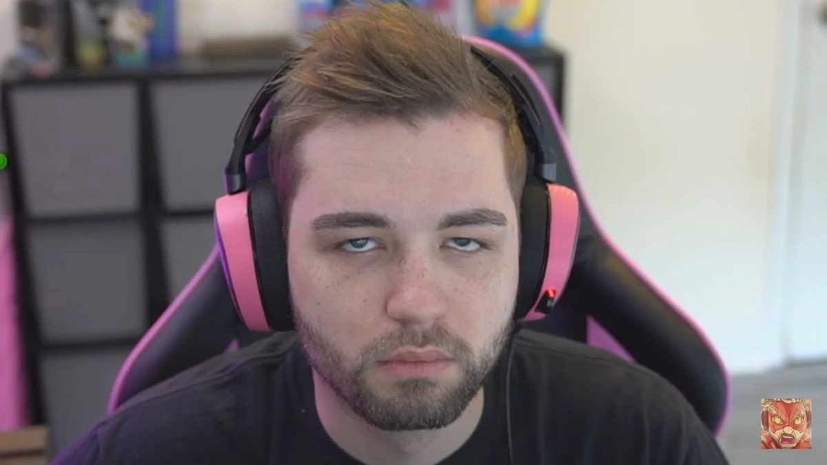 callums97247607's tweet photo. Jev during quarantine and no McDonald’s vs jev after quarantine with McDonald’s @FaZeJev @LEGIQN https://t.co/R9csbACoXX