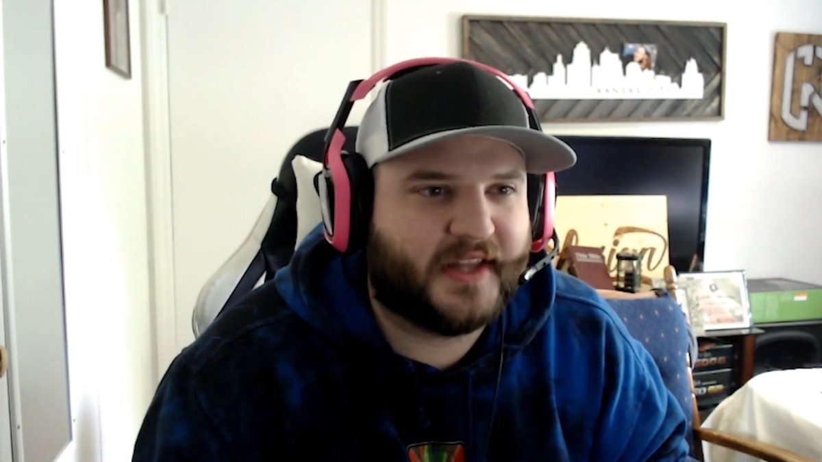 callums97247607's tweet photo. Jev during quarantine and no McDonald’s vs jev after quarantine with McDonald’s @FaZeJev @LEGIQN https://t.co/R9csbACoXX