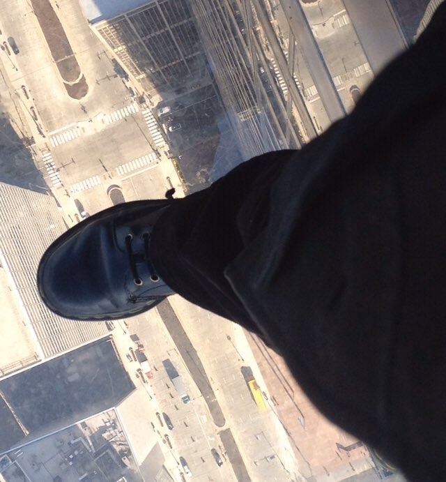 JulieGittoes's tweet image. #LockdownLeave #VirtualTour Haven’t been to Chicago since way back when with the AAR; didn’t take many photos. But there were tall buildings, pizza &amp;amp; cocktails; art, friends &amp;amp; theology. So looked up some virtual exhibitions eg Kate Bowen: mocp.org/exhibitions/di…