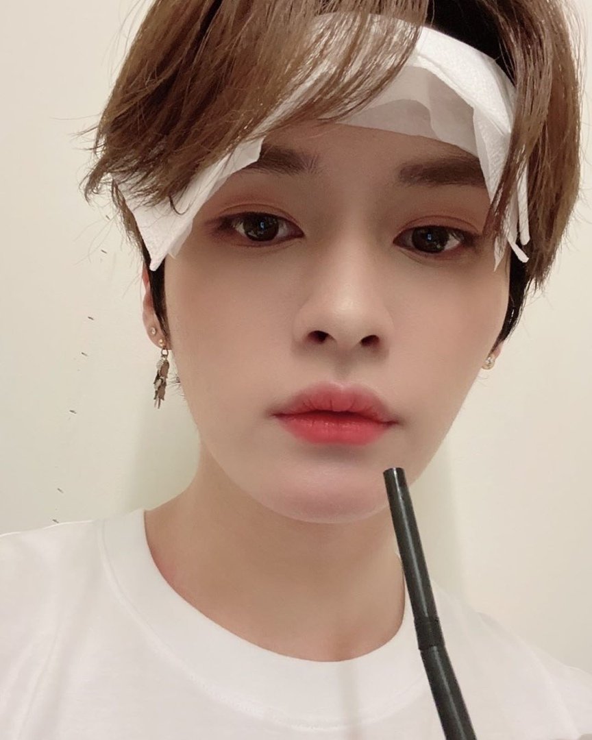 "Кто ваш биас в Stray kids?" 
                          [🐰] 
#Straykids 
#MINHO
