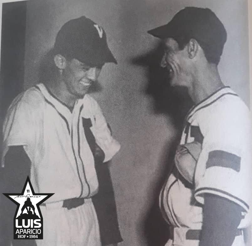 El SS y el 3b del equipo Campeón #Zulia celebran el triunfo <a href="/LAparicio11HOF/">Luis Aparicio M.</a> <a href="/ACardenas13/">Augusto Cárdenas</a> <a href="/datobinario/">𝙹.𝙹. 𝙼𝚘𝚗𝚝𝚒𝚕𝚕𝚊 𝚁.</a>