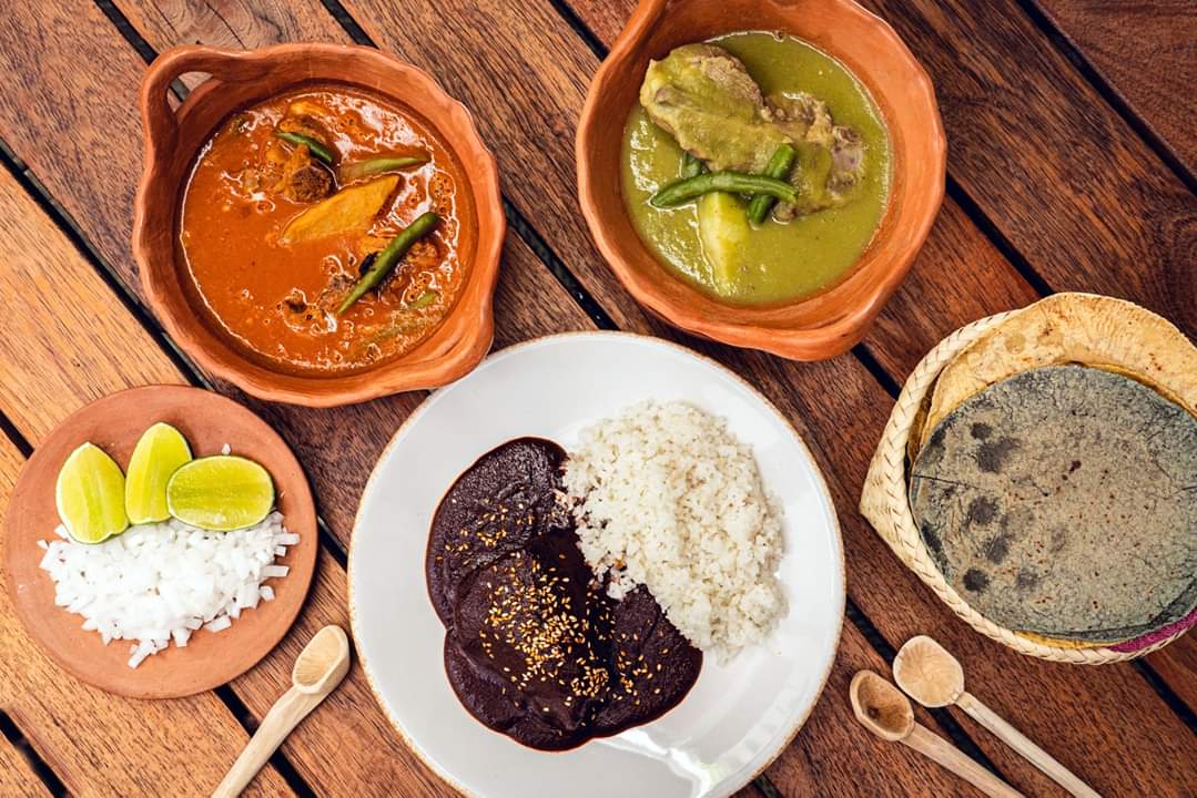Los más oaxaqueños: amarillo, verde y mole mixteco.

📦 Empaquetados al alto vacío y listos para calentar y servir.

Pidan el menú y ordenen aquí: wa.me/529511650662