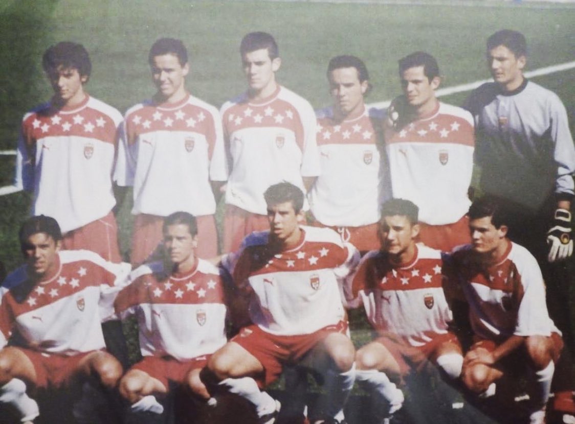 coke23andujar's tweet photo. Selección madrileña hace un par de años 😜😜 A qué mítico conocéis de ahí? https://t.co/FQmDBlWtX6