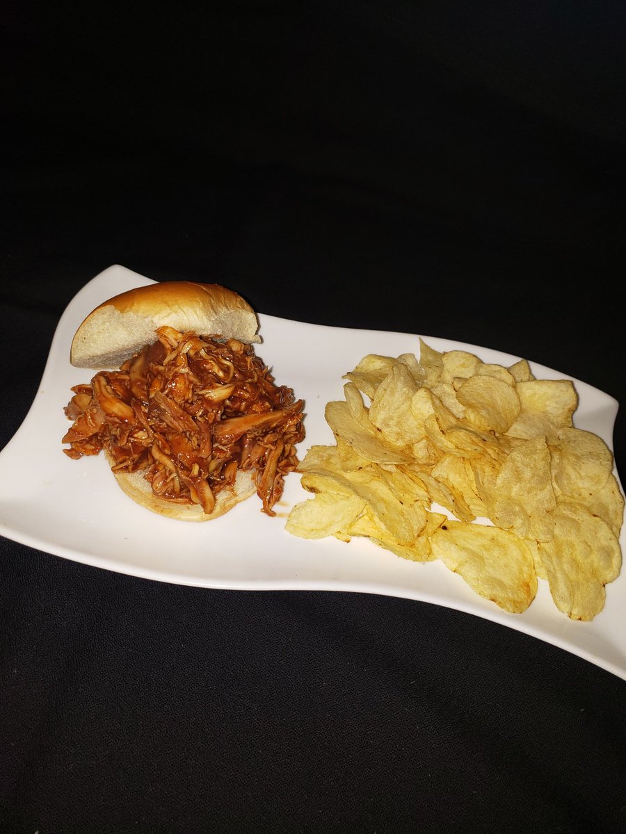 PamsKitCatering's tweet photo. Pulled BBQ Chicken https://t.co/USsvFVyXHC